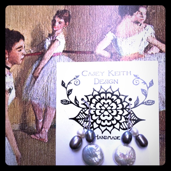 Single Coin Pearl Earring